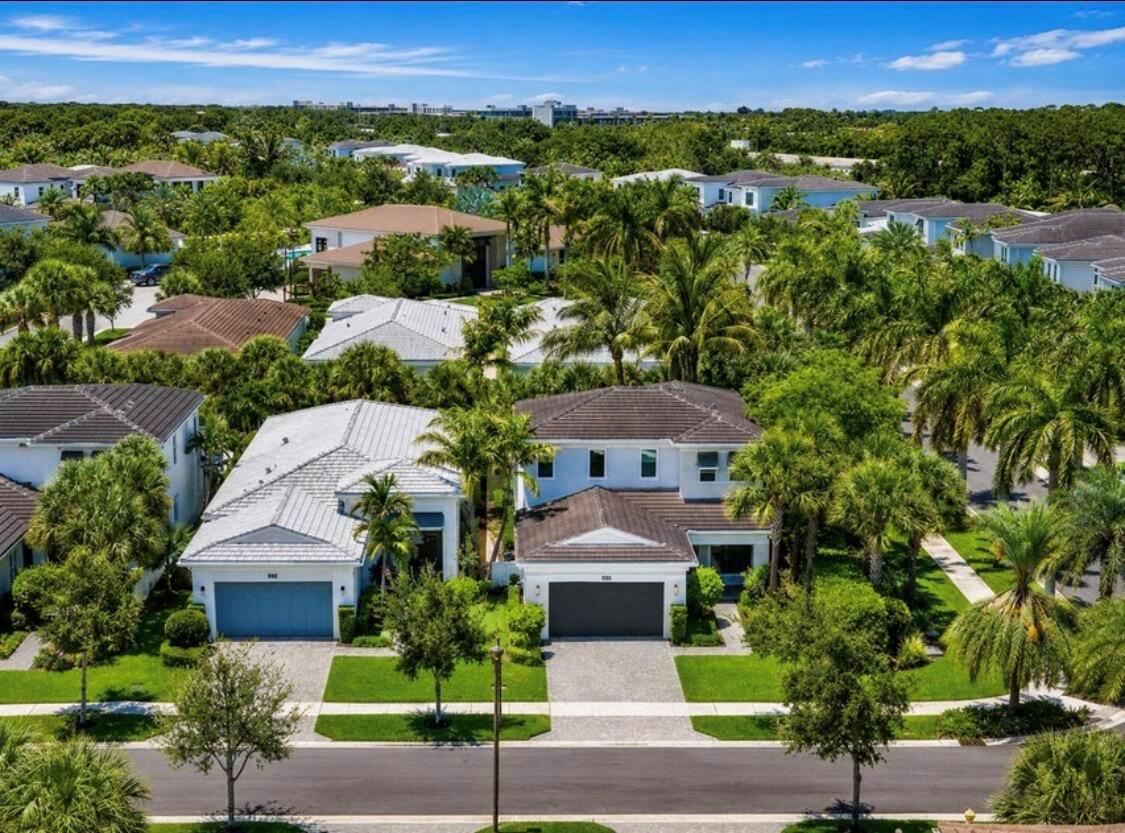 5603 Delacroix Terrace, Palm Beach Gardens FL 33418