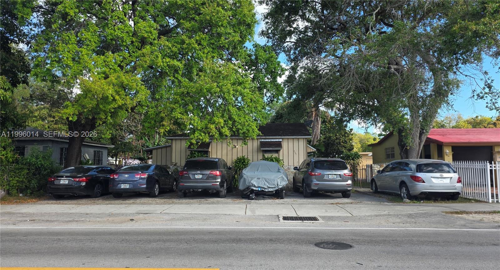 525 NE 159th St, Miami FL 33162
