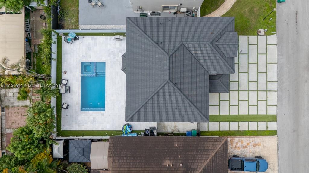 8248 NW 195th Ter, Hialeah FL 33015