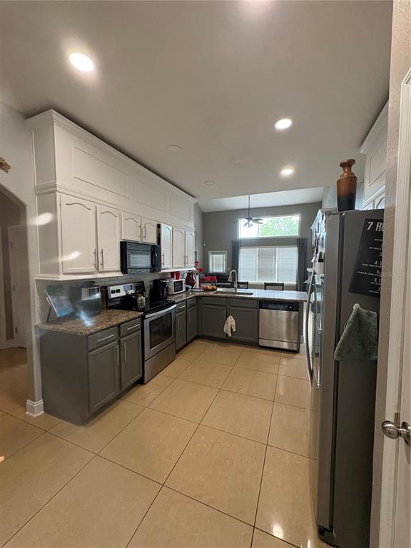 8411 ADELE ROAD, LAKELAND, FL — photo 4 of 20