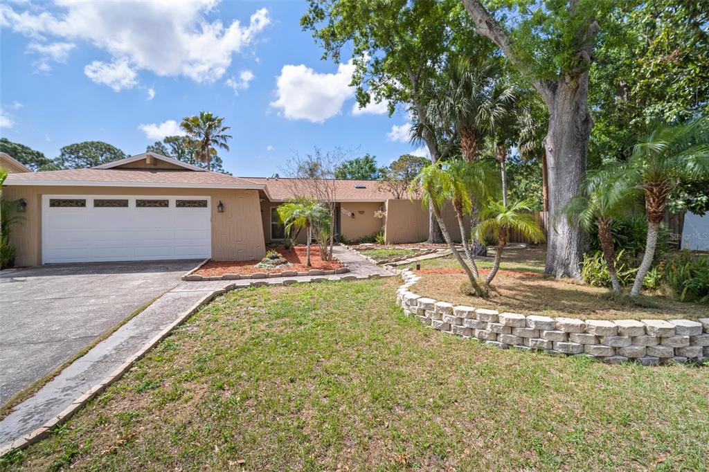 7020 OAKVIEW CIRCLE