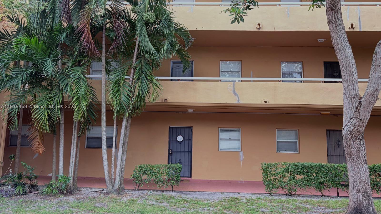 4111 Stirling Rd # 102, Dania Beach FL 33314