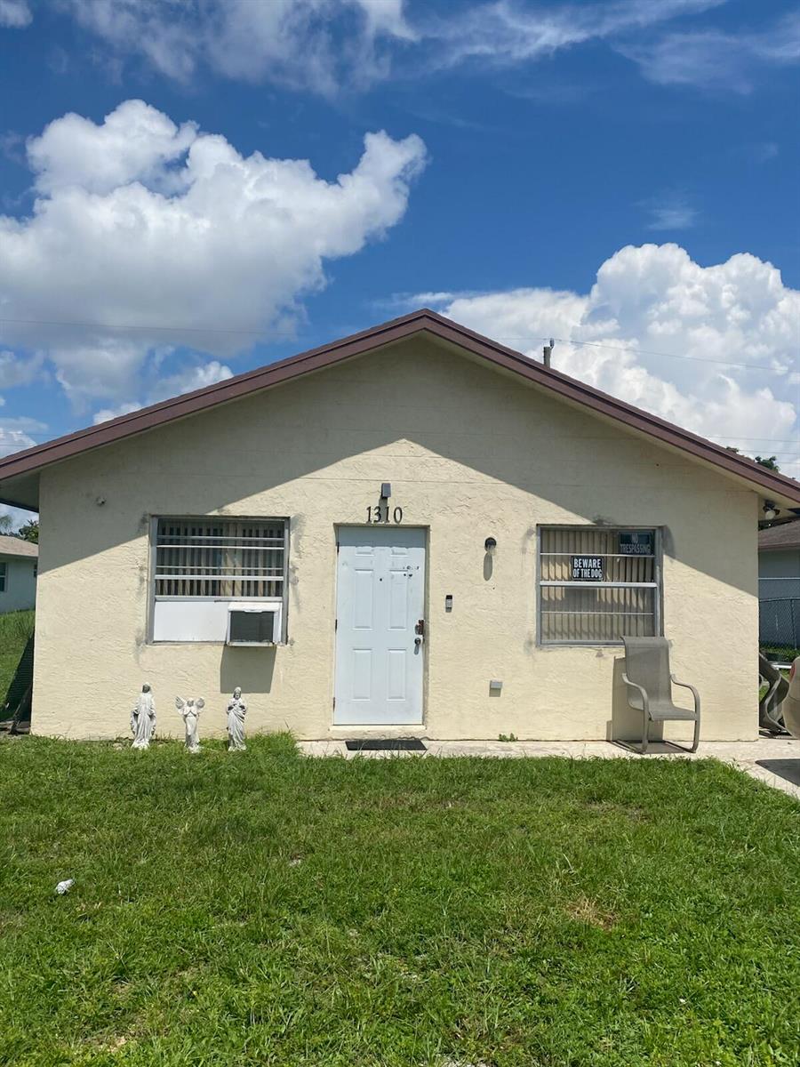 1310 W 24th Street, Riviera Beach FL 33404