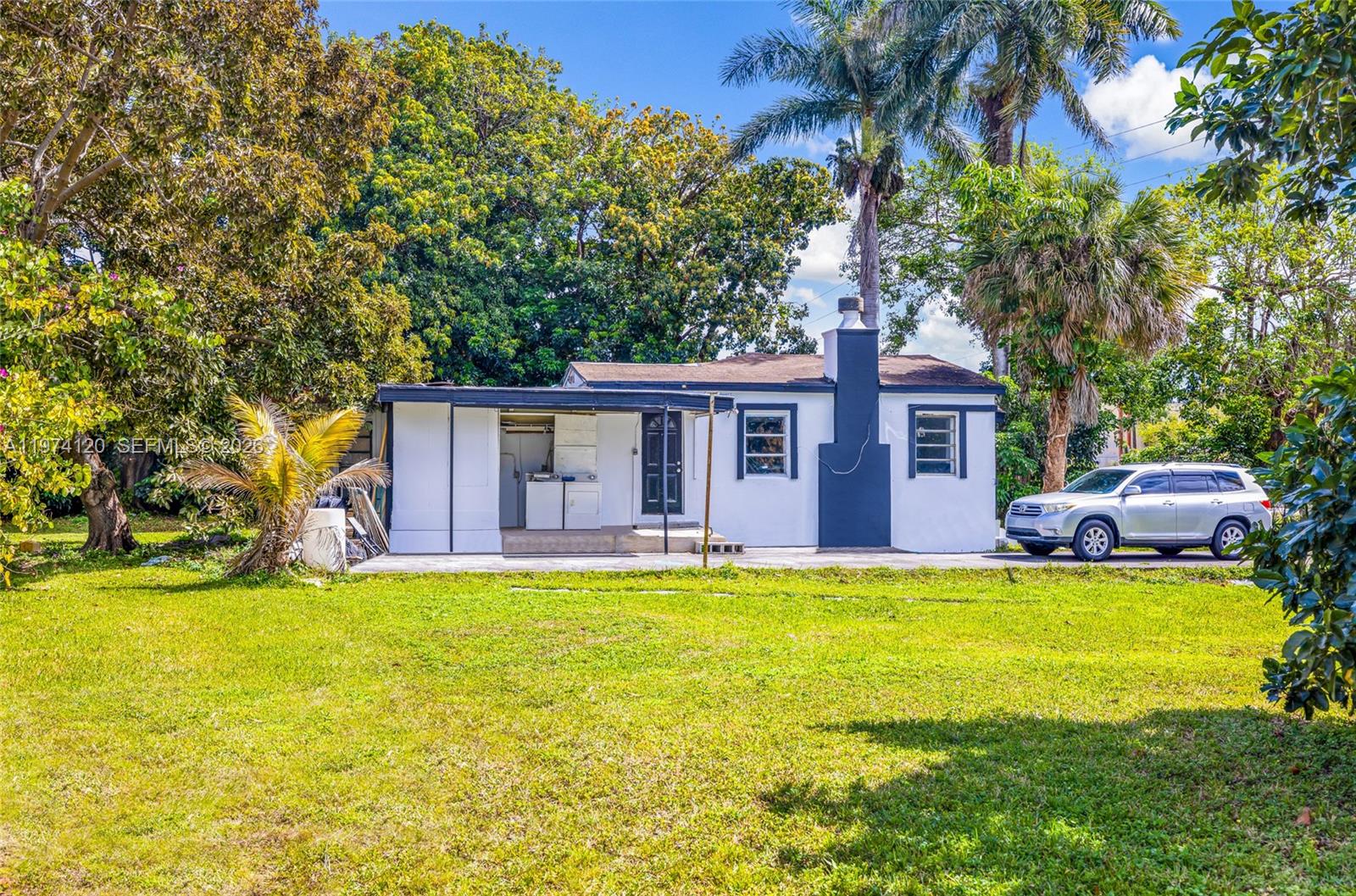 219 NE 141st St, Miami FL 33161