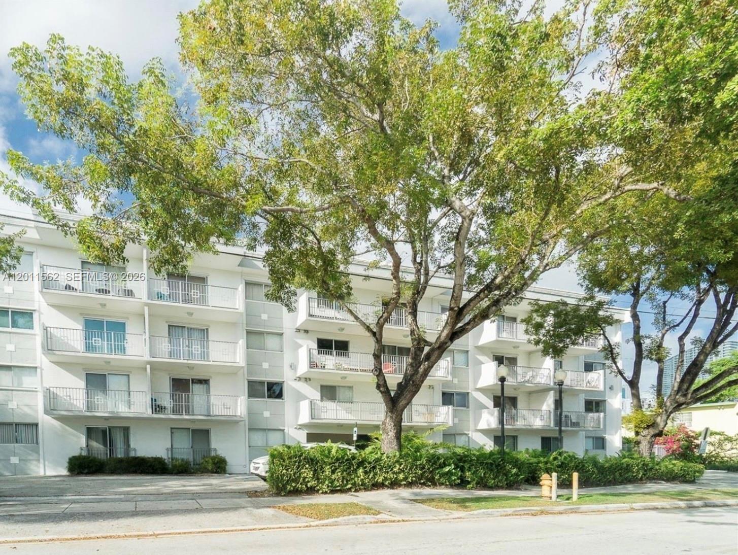445 SW 11th St # 107, Miami FL 33130