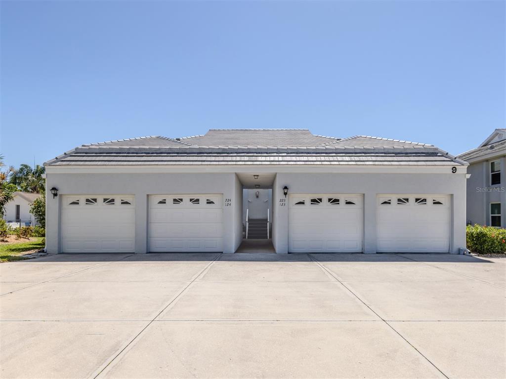 1041 CAPRI ISLES BOULEVARD UNIT 224