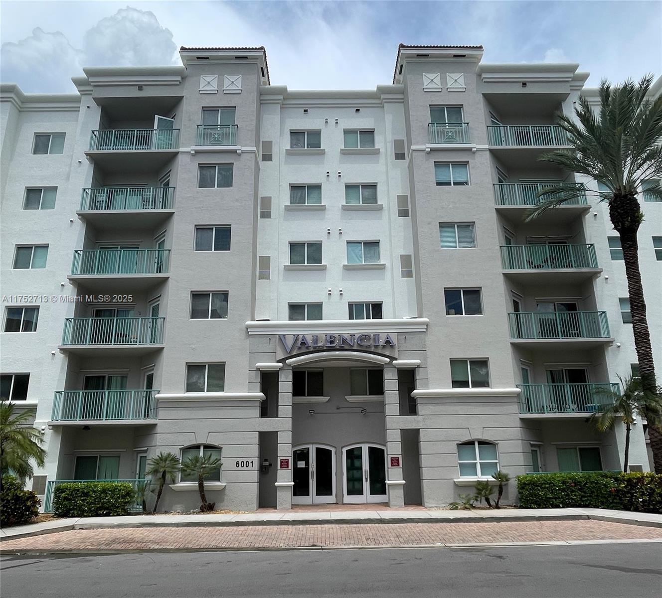 6001 SW 70th St # 139, South Miami FL 33143