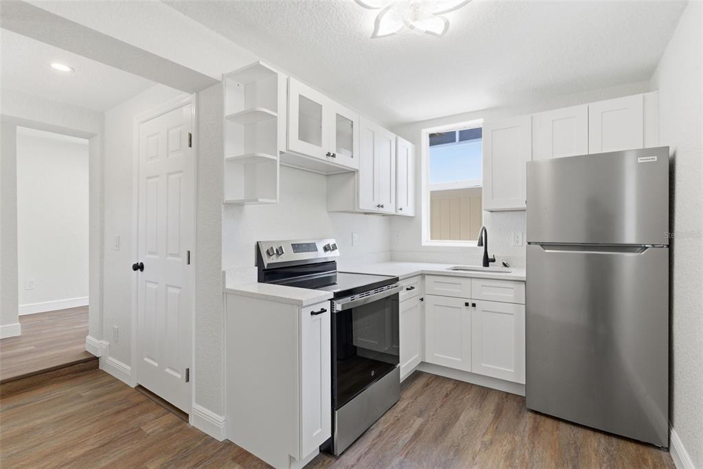 113 145TH AVENUE E UNIT 6, MADEIRA BEACH, FL — photo 4 of 24