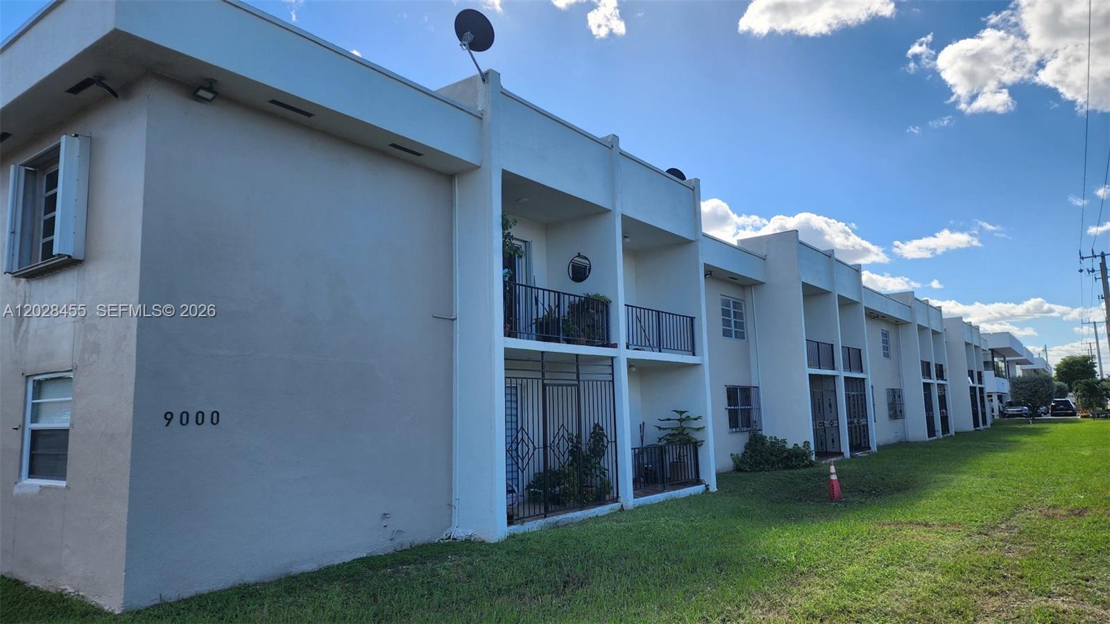 9000 SW 24th St # 21C, Miami FL 33165