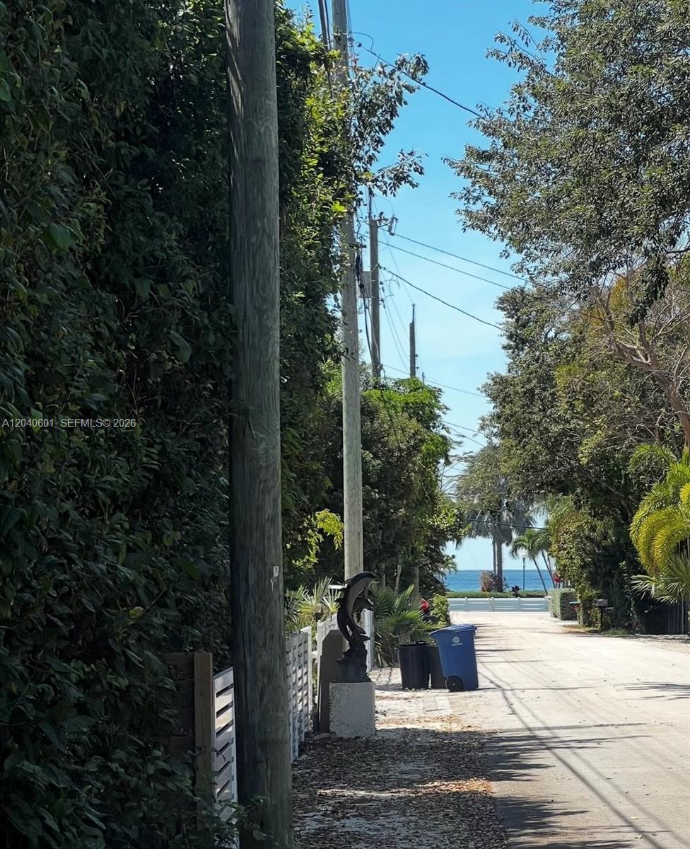 31 Dolphin Rd, Key Largo FL 33037