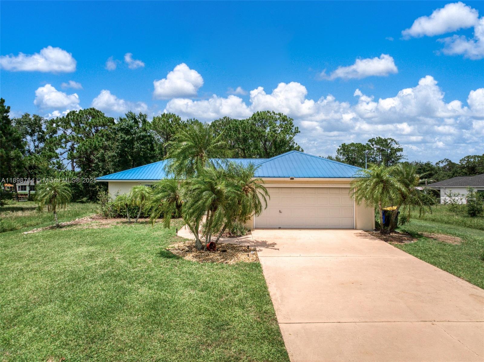 127 Blue Moon, Lake Placid FL 33852