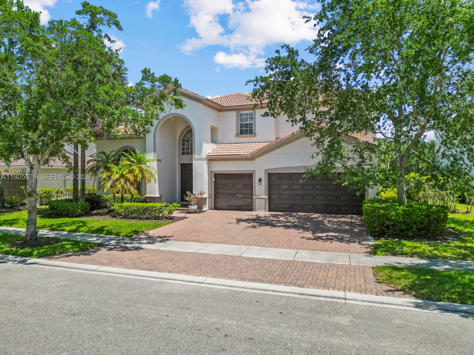 19165 N Gardenia Ave, Weston FL 33332