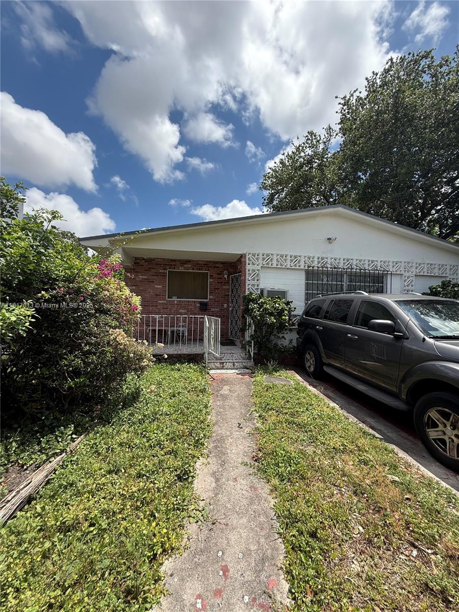 1110 NW 41st St, Miami FL 33127