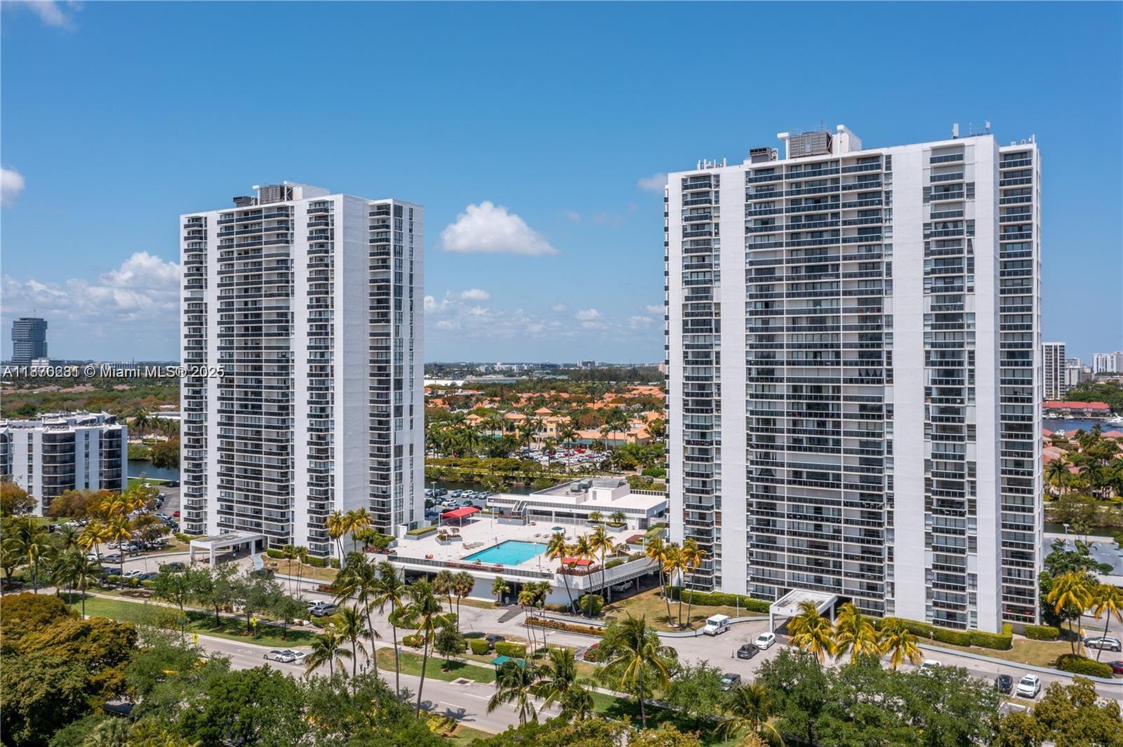 3675 N Country Club Dr # 204, Aventura FL 33180