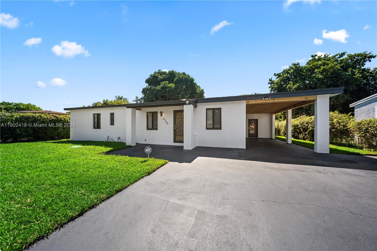 620 NW 194th St, Miami Gardens FL 33169