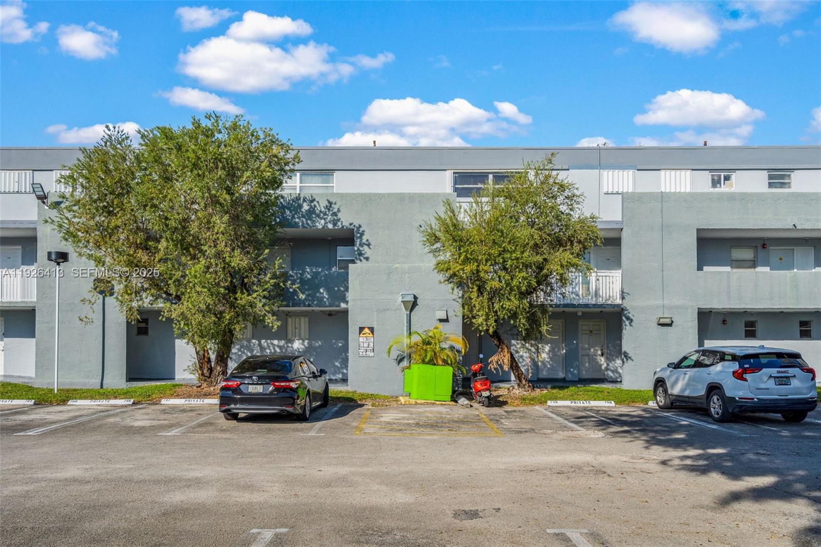 9371 Fontainebleau Blvd # I112, Miami FL 33172