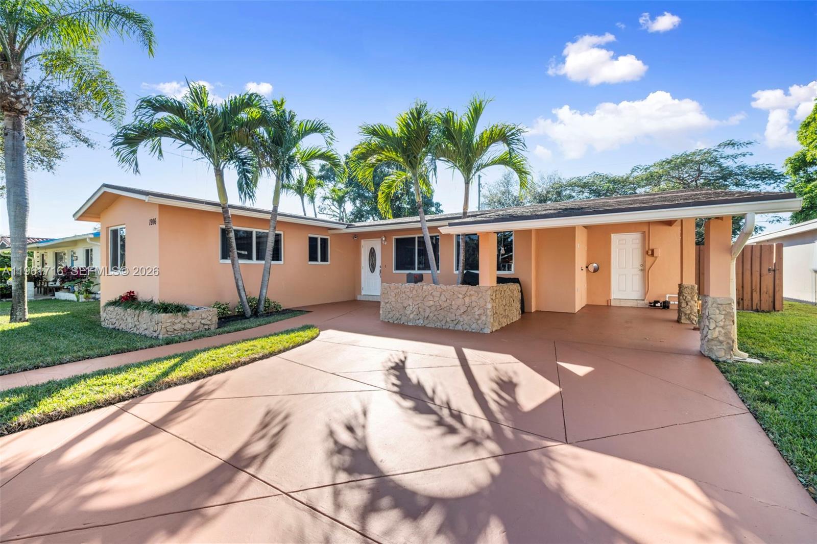 1916 N 36th Ave, Hollywood FL 33021