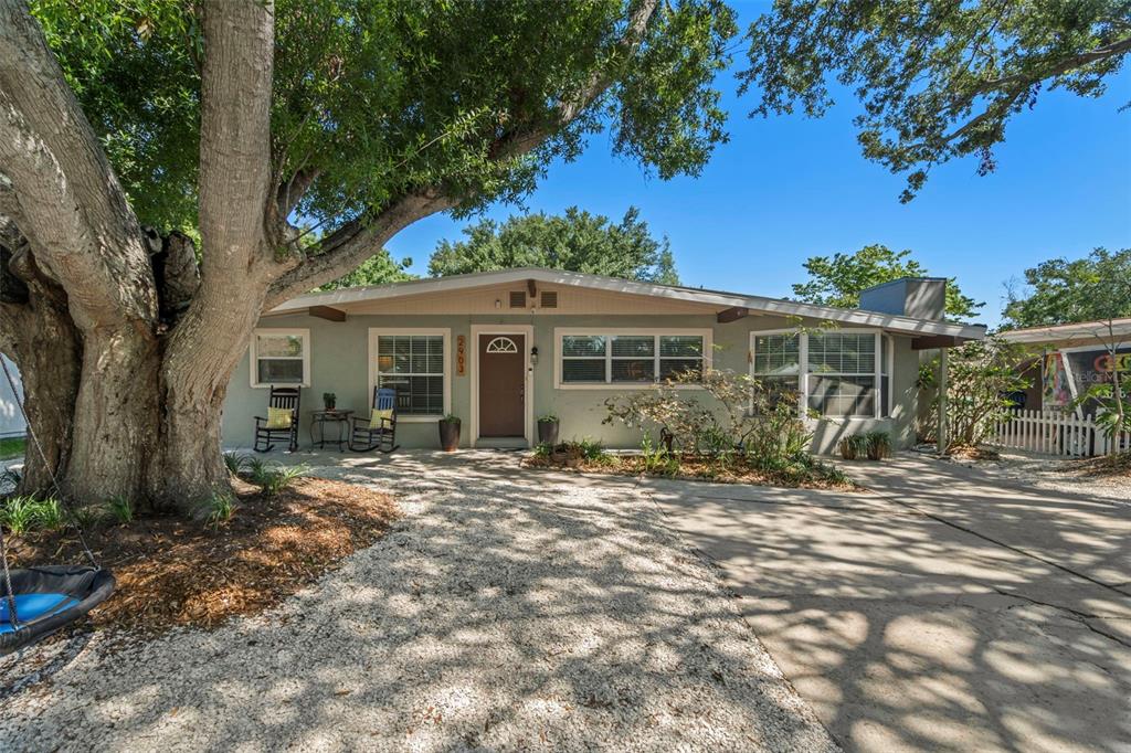 2903 W PAXTON