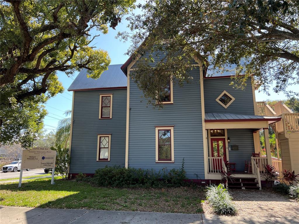 313 E OAK AVENUE