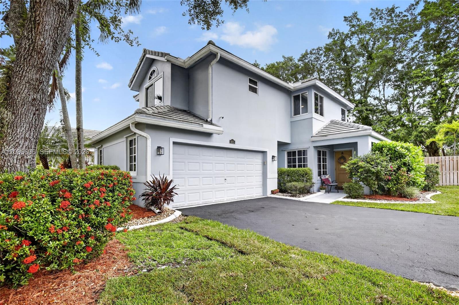 8815 Woodside Ct, Davie FL 33328