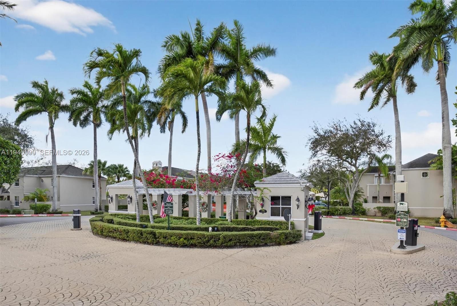 7110 SW 54th St, Miami FL 33155