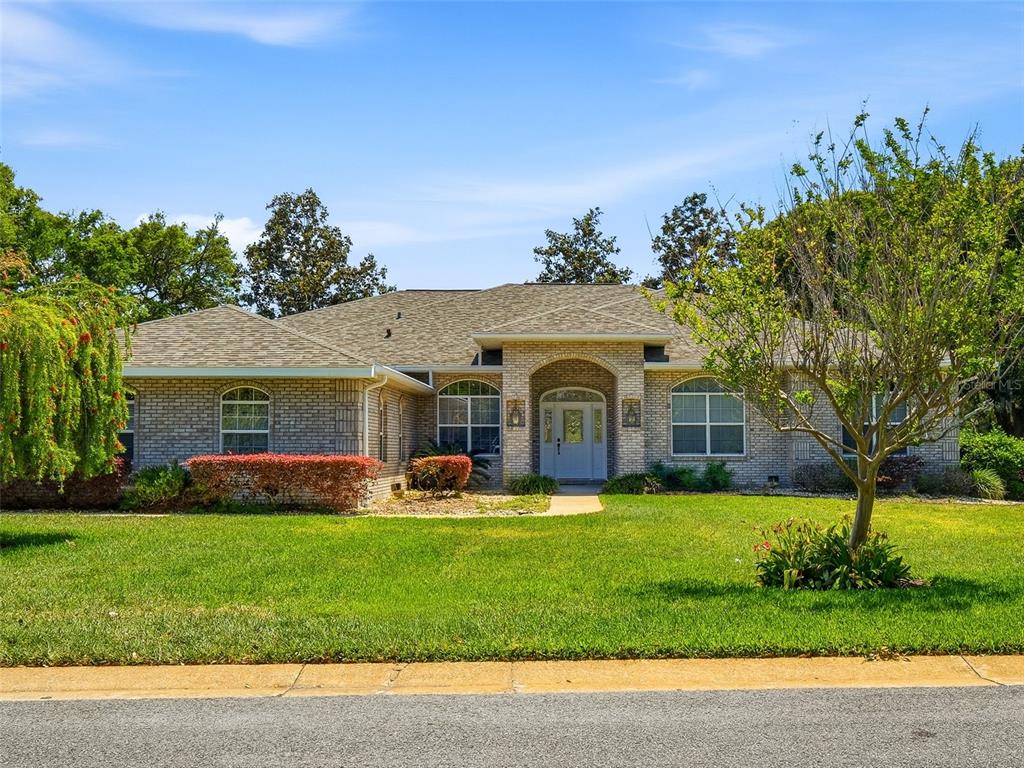 552 BOTTLEBRUSH COURT