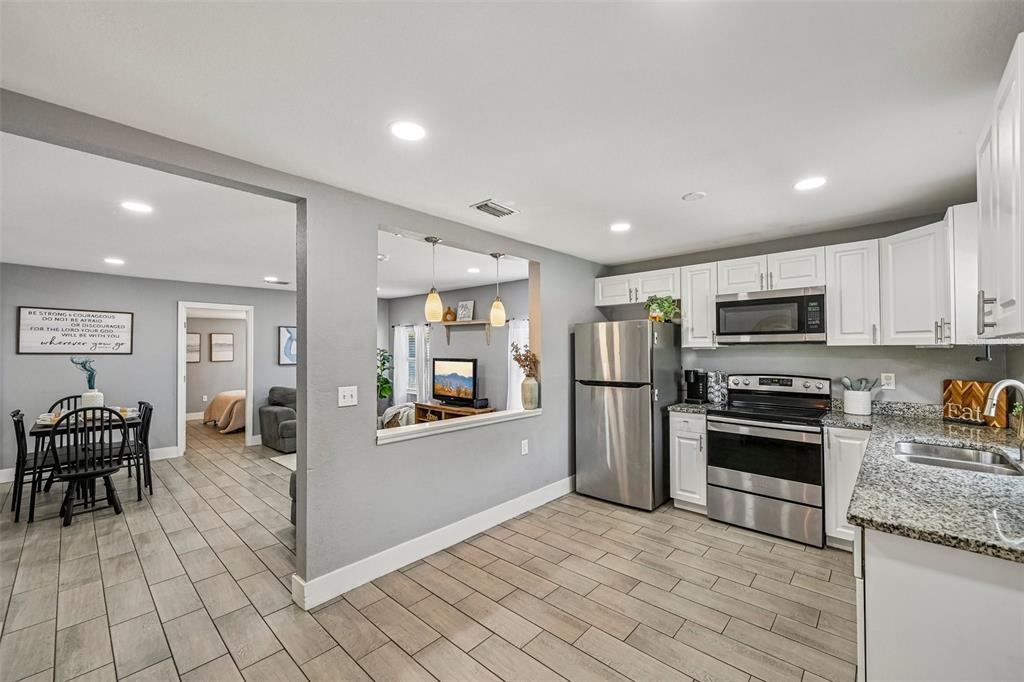 5021 20TH STREET CT E, BRADENTON, FL — photo 5 of 30