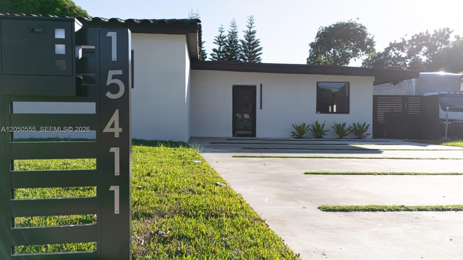 15411 NE 10th Ave, North Miami Beach FL 33162