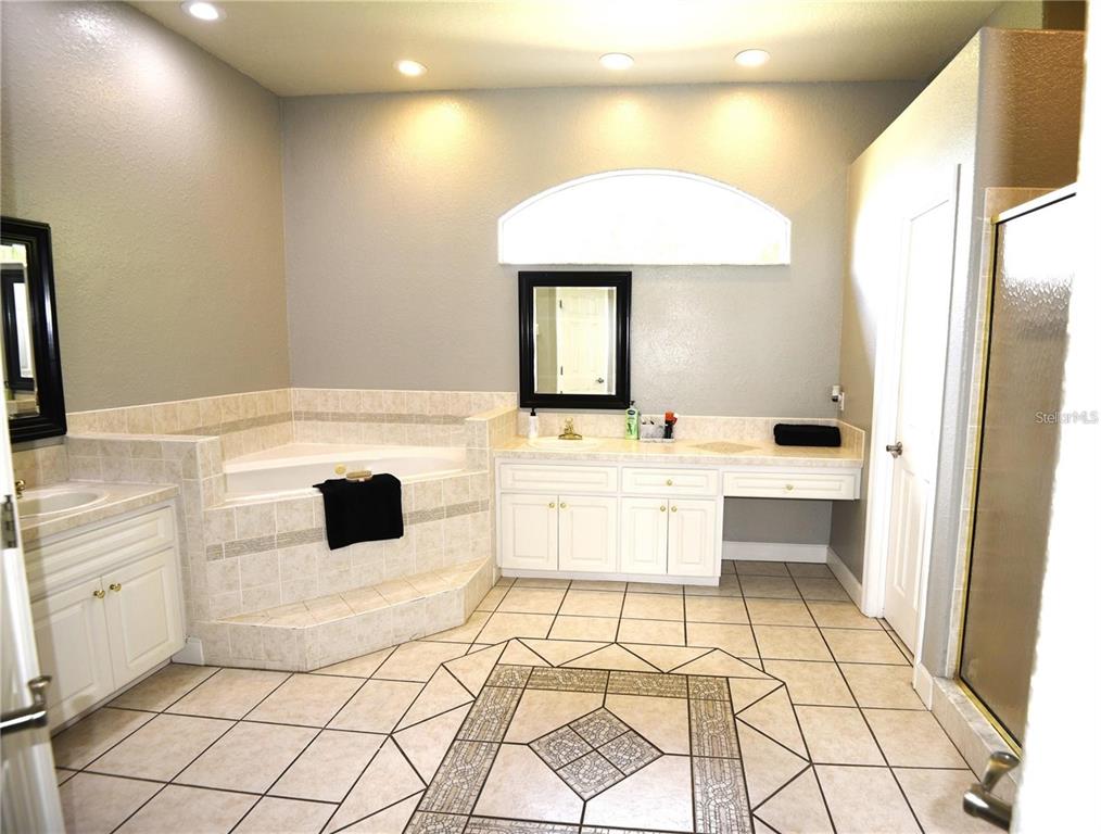 236 RUBY LAKE LANE, WINTER HAVEN, FL — photo 4 of 22