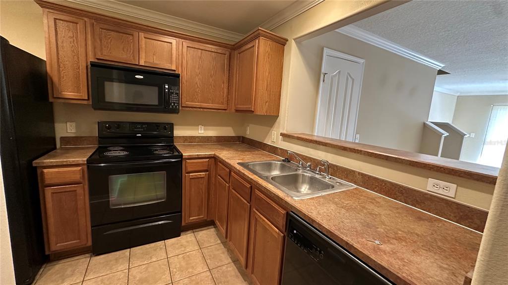 6918 HAWTHORNE TRACE LANE, RIVERVIEW, FL — photo 4 of 13