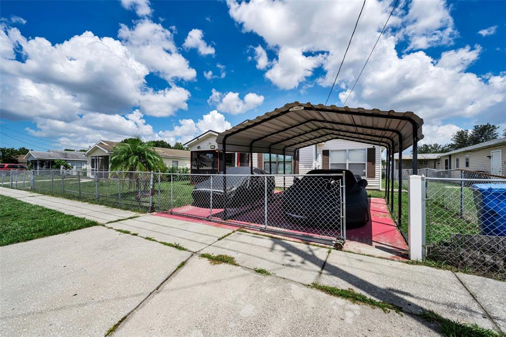 7526 CAROLTON CIRCLE, TAMPA, FL — photo 4 of 30
