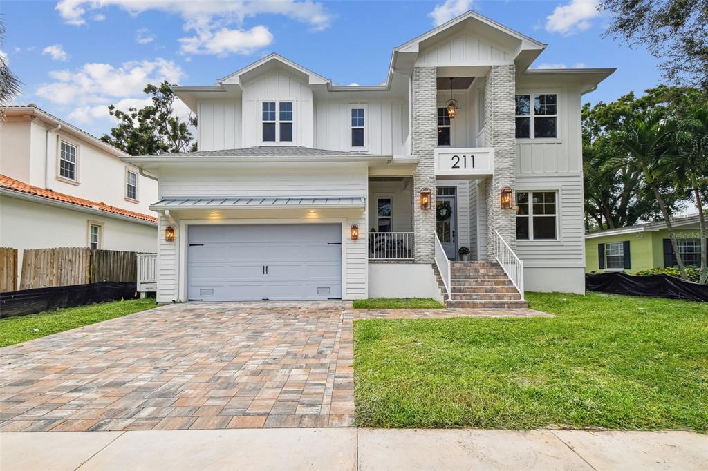 211 S RENELLIE DRIVE