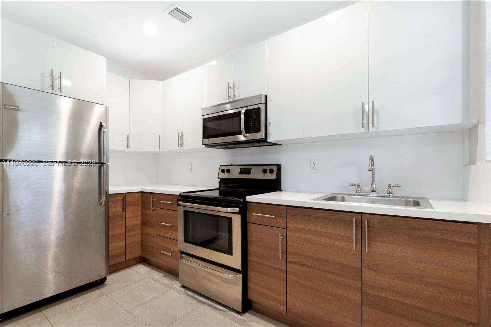 214 Salamanca Ave # 3, Coral Gables FL 33134