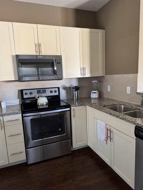 8981 SHINE DRIVE, KISSIMMEE, FL — photo 3 of 23