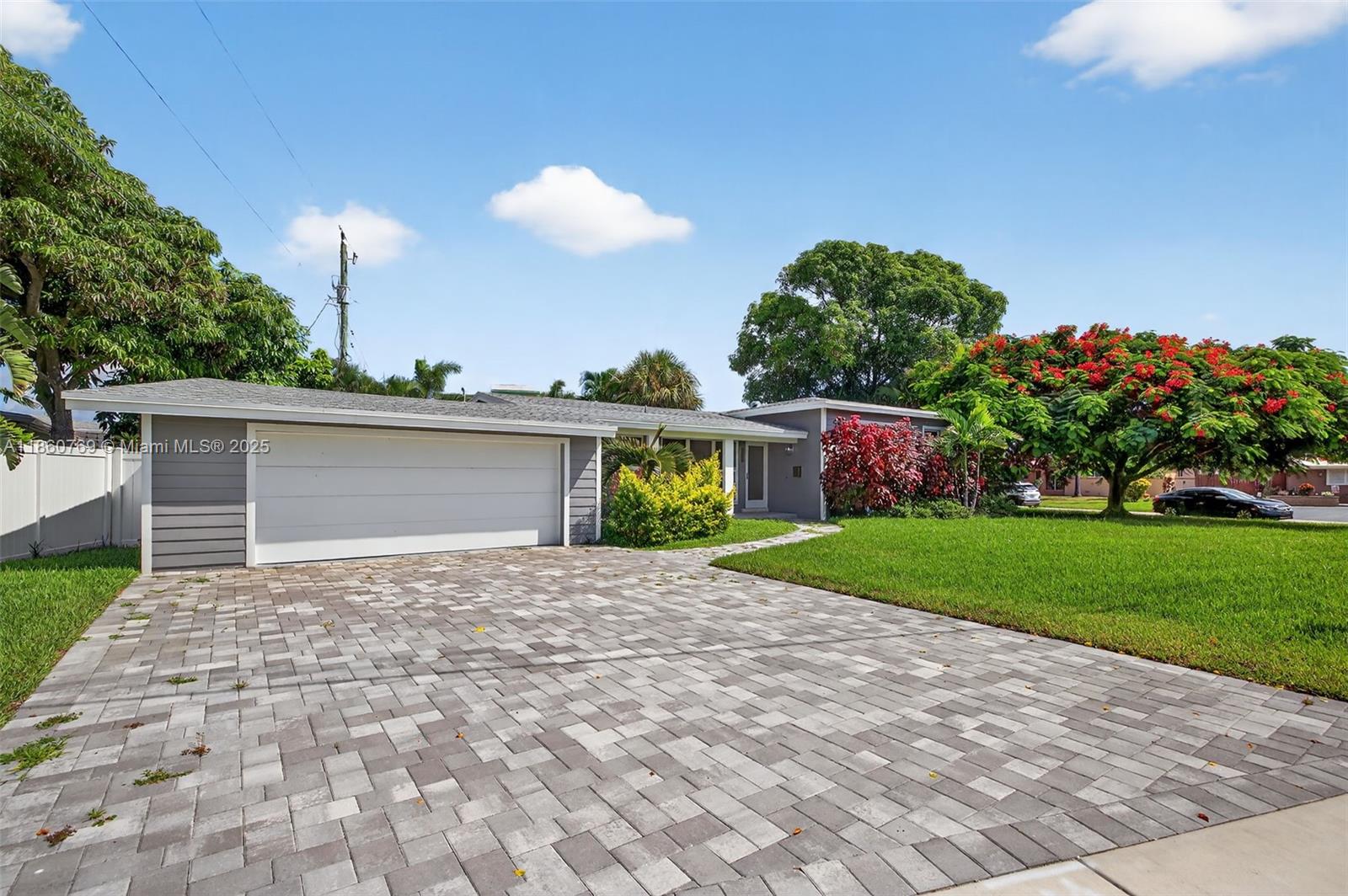 1421 SE 10th St, Deerfield Beach FL 33441