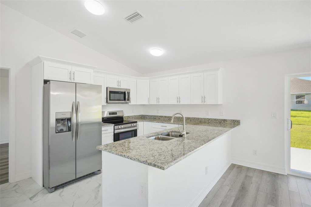 11145 2ND AVE, PUNTA GORDA, FL — photo 2 of 9