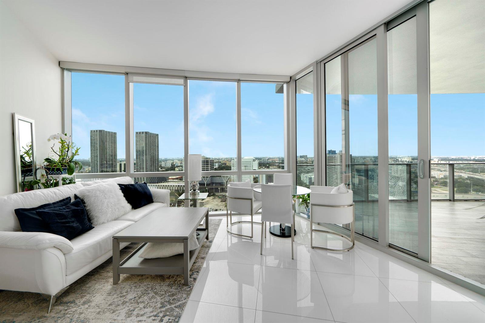 851 NE 1st Avenue # 2410, Miami FL 33132