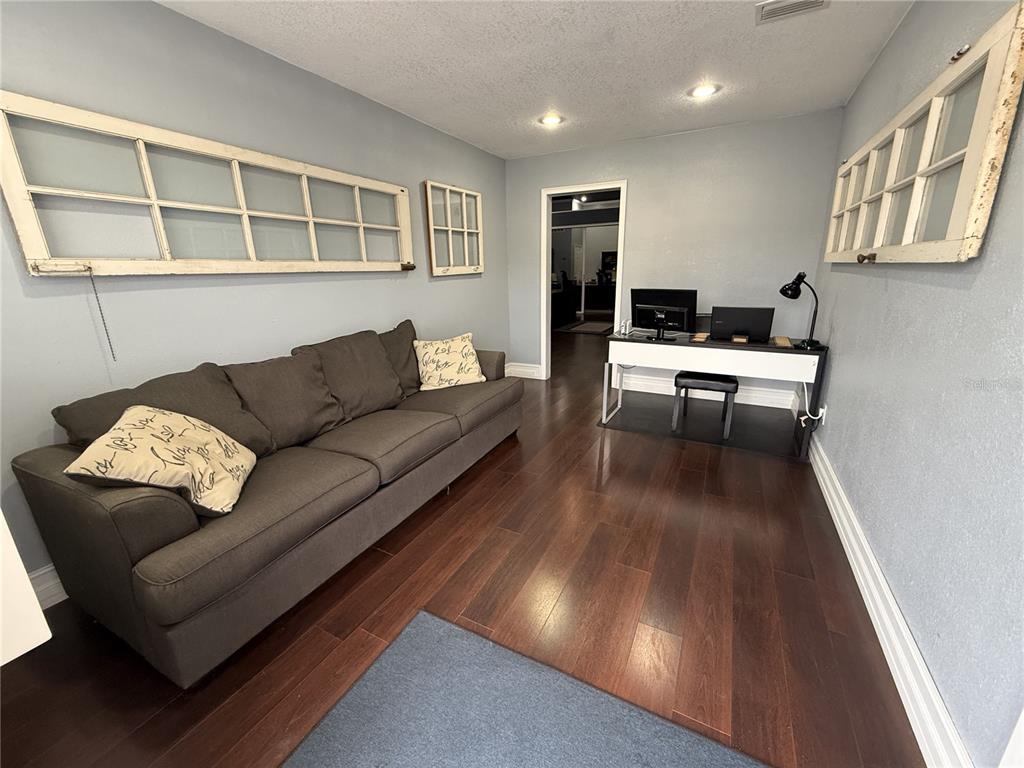 245 W BLUE SPRINGS AVENUE UNIT E