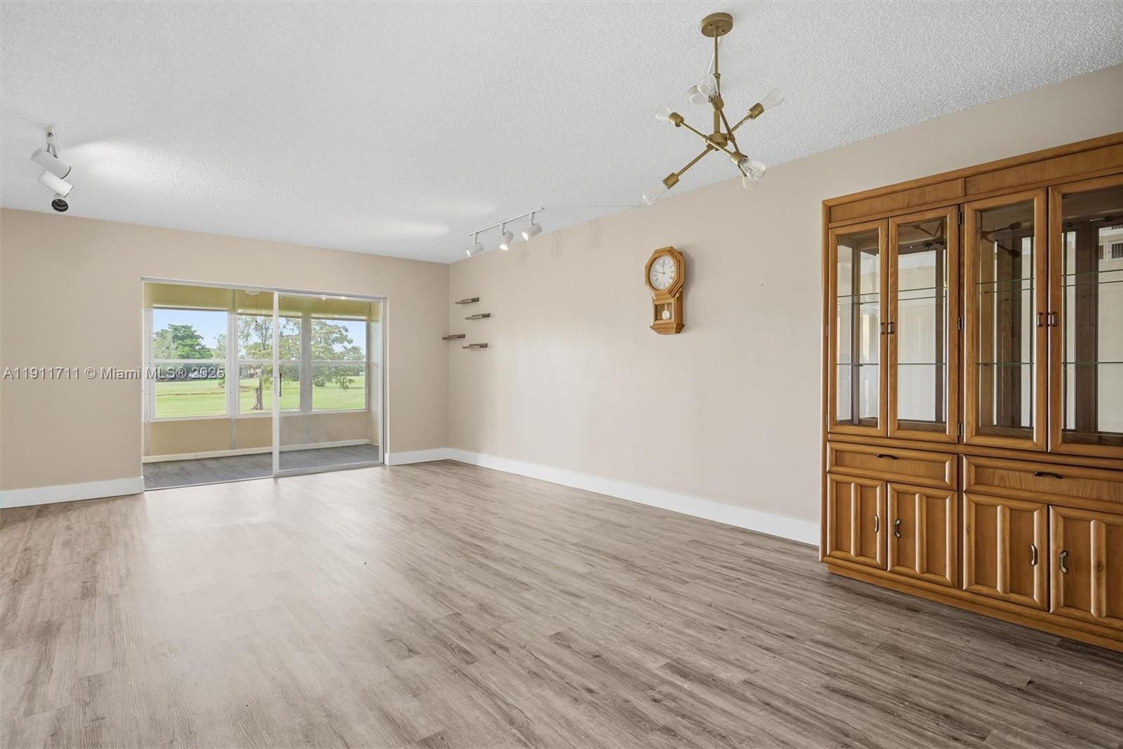 1035 Country Club Dr # 208, Margate FL 33063