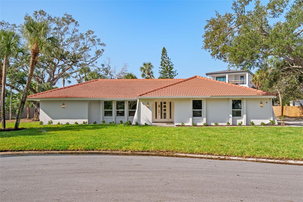 670 VENICE LANE