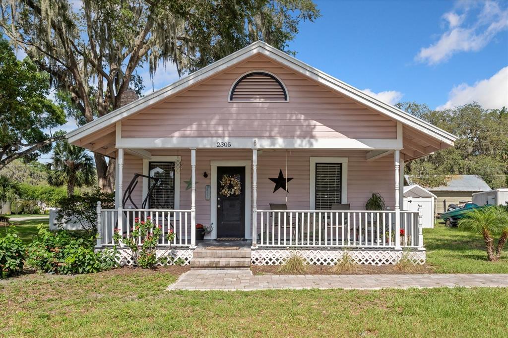 2305 S MAGNOLIA AVENUE