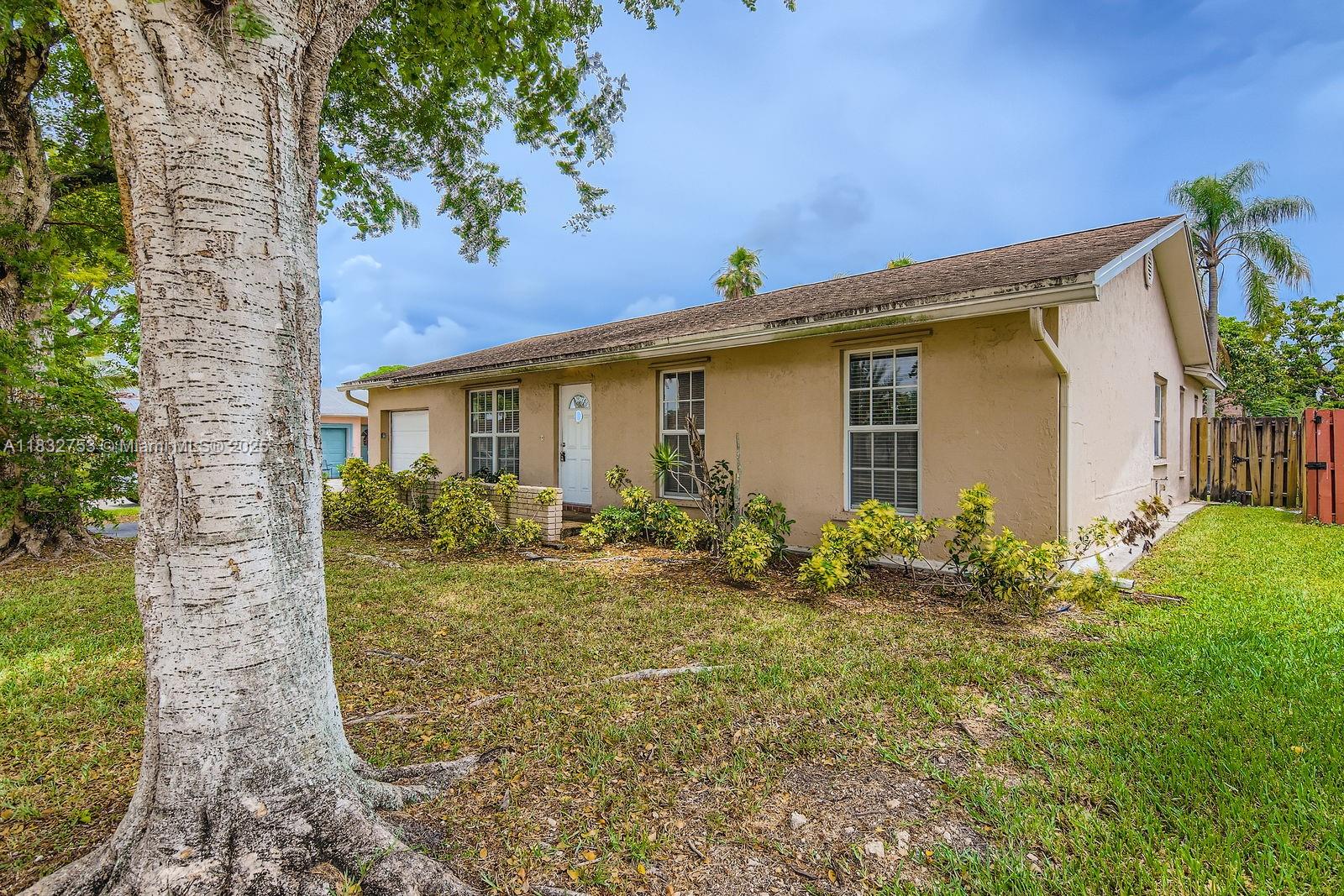 11035 NW 27th St, Sunrise FL 33322