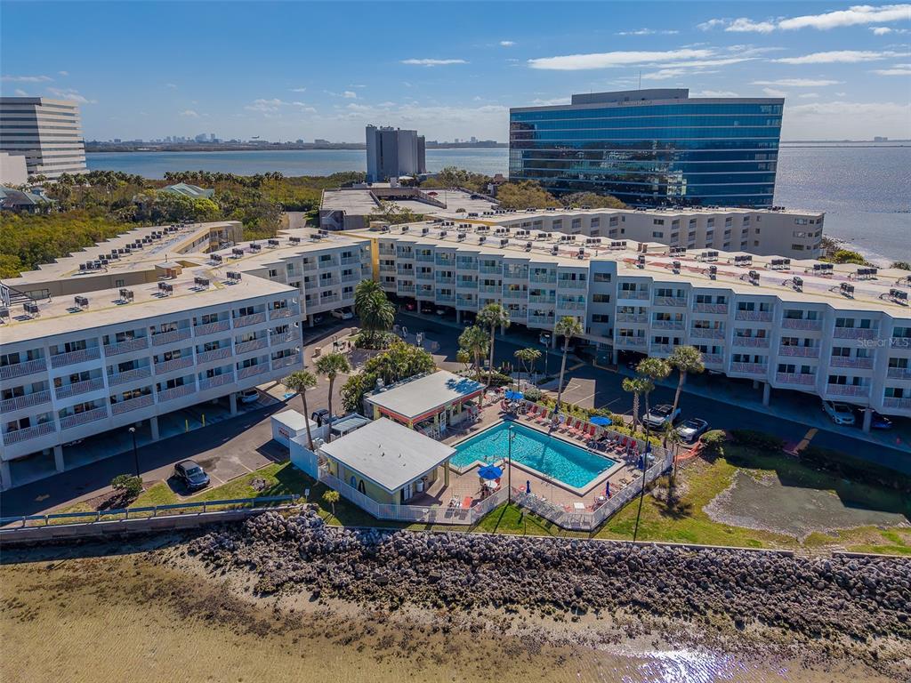 2506 N ROCKY POINT DRIVE UNIT 420
