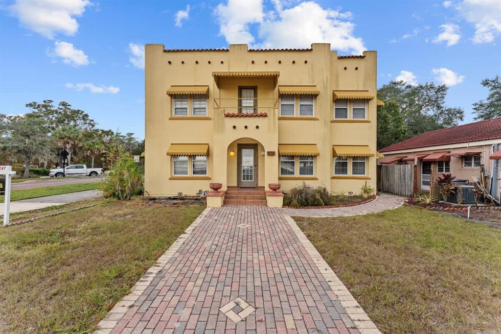 304 LAKESHORE BOULEVARD