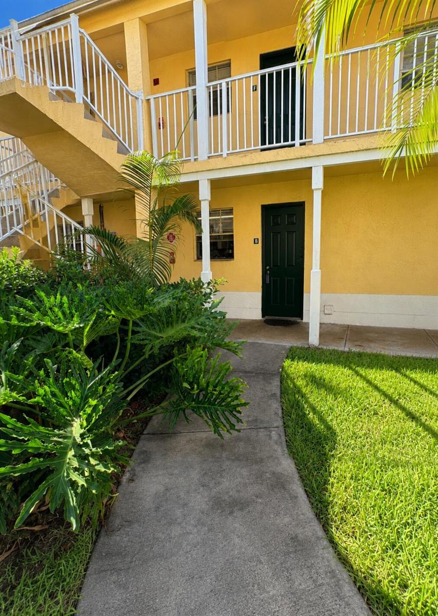 6323 La Costa Drive # B, Boca Raton FL 33433