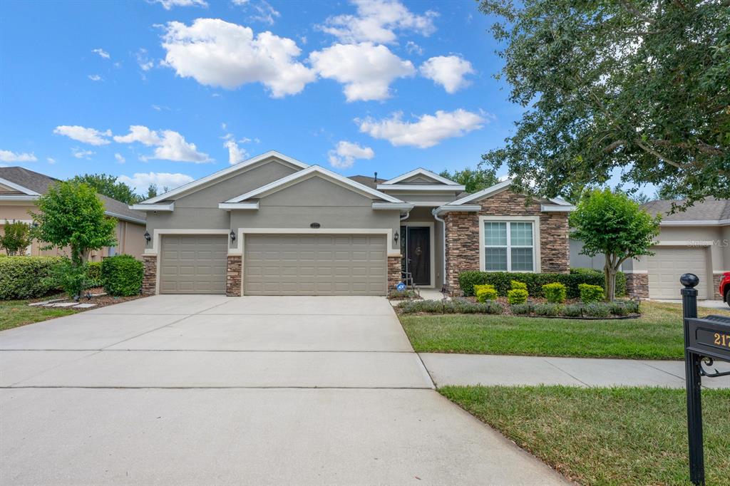 217 VICTORIA TRAILS BOULEVARD