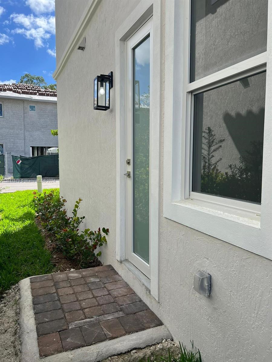 DANIA BEACH, FL — photo 4 of 30