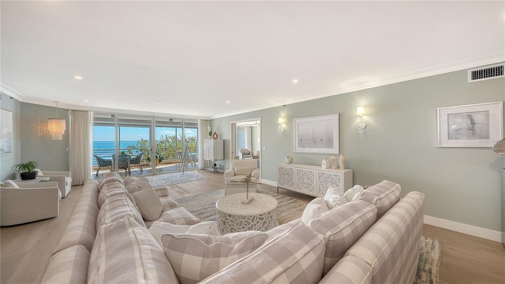 2410 HARBOURSIDE DRIVE UNIT 142, LONGBOAT KEY, FL — photo 4 of 30