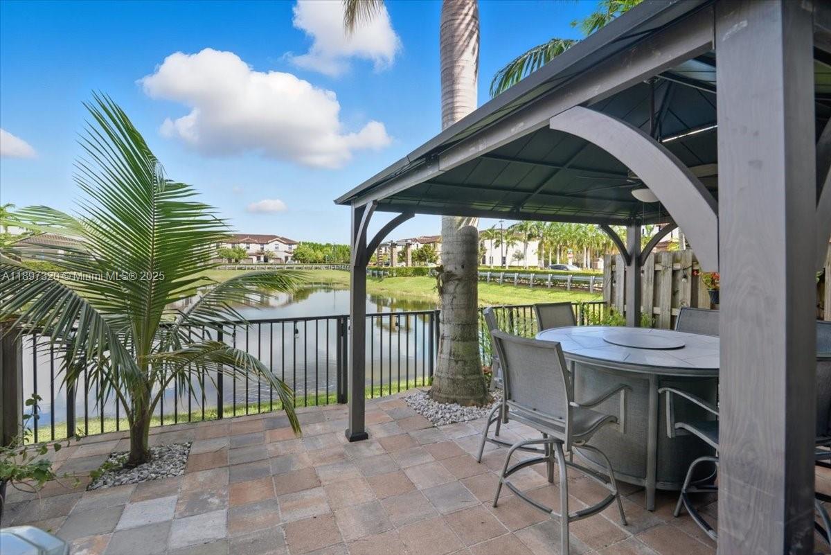 8929 NW 183rd St, Hialeah FL 33018