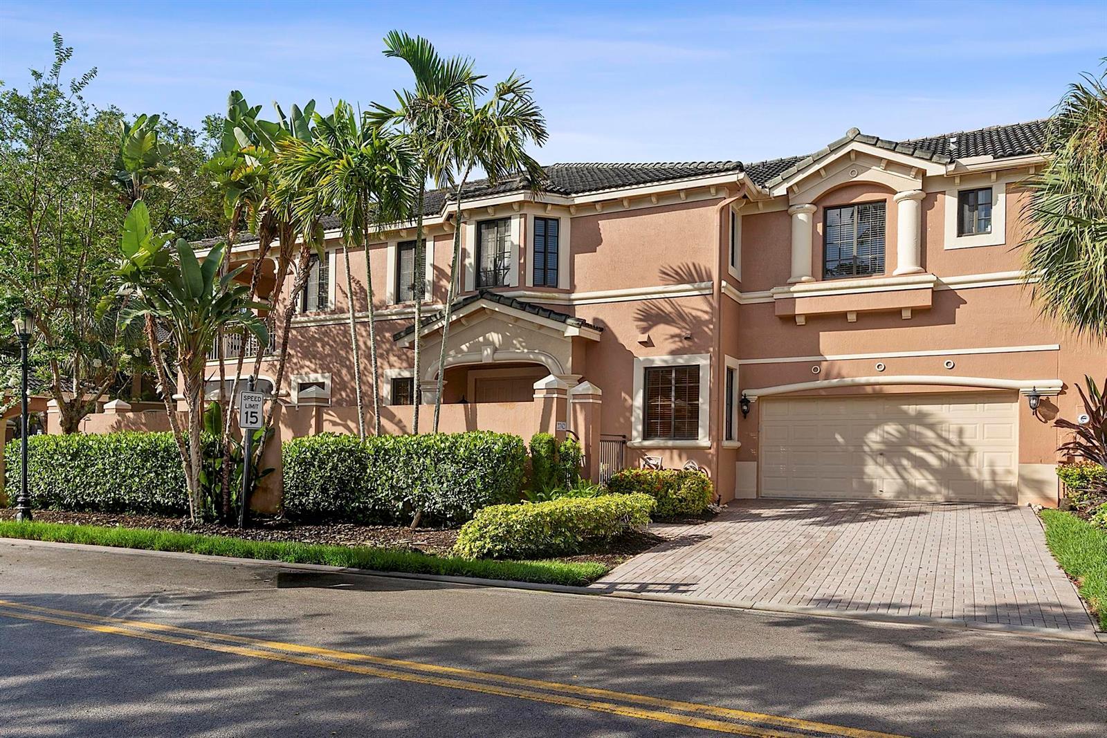 2742 Kinsington Circle, Weston FL 33332